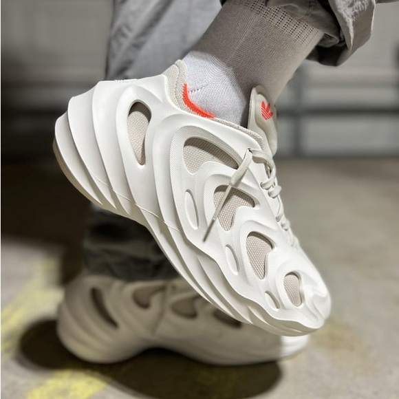 EUC Men’s Size 10.5 (Euro Sz 44.5) adidas adiFIM Q Sneakers In Off White/Orange - Picture 9 of 17